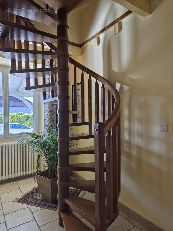 Dordogne, Périgueux, Montagrier, Maison de plain pied 205 m2, 4 chambres, terrain arboré clos, piscine sel - photo 15