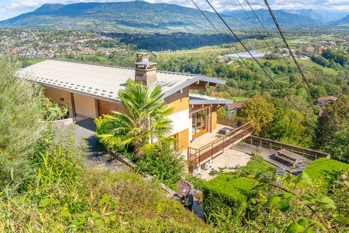 Maison à MONNETIER-MORNEX