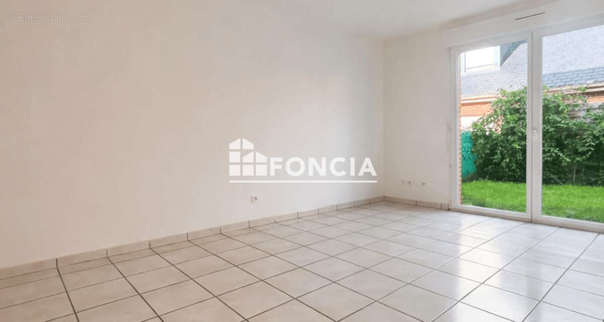 Maison à LA RIVIERE-SAINT-SAUVEUR