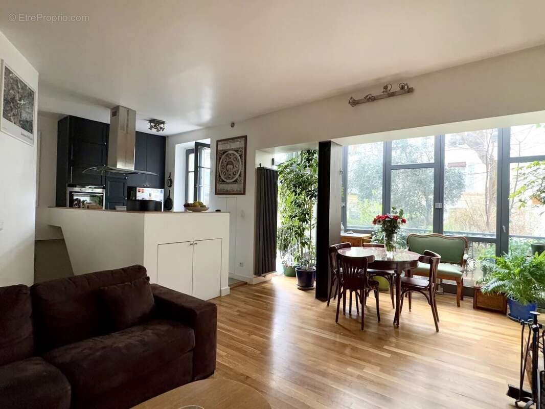 Appartement à PARIS-17E