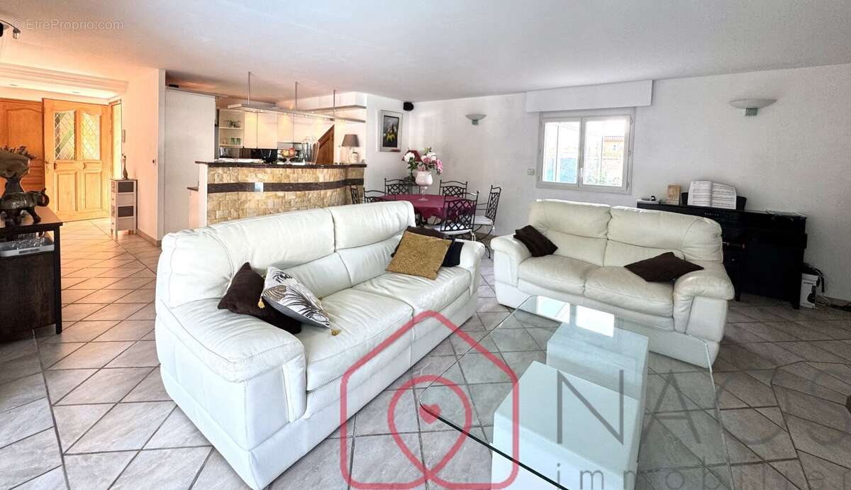 Maison à PUGET-SUR-ARGENS