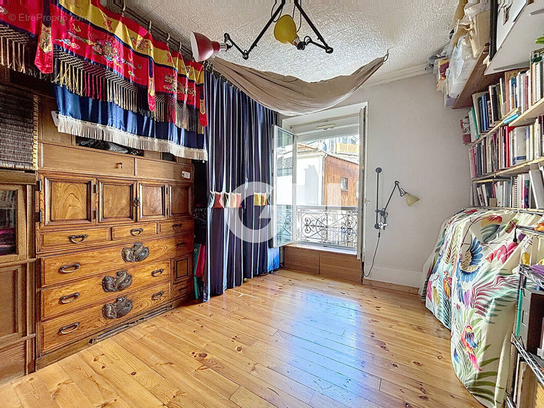 Appartement à PARIS-20E
