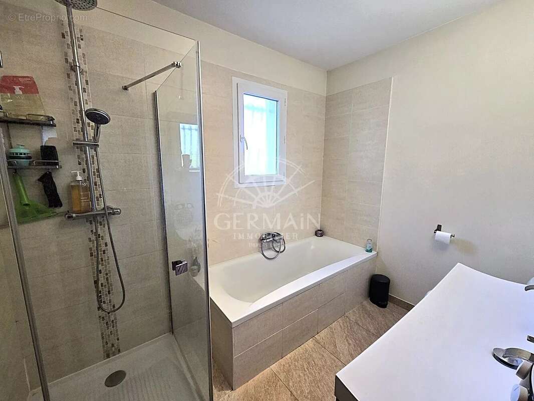 Maison à PERNES-LES-FONTAINES