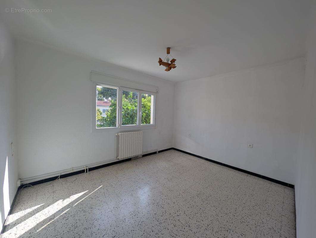 Maison à vendre à Pézenas – Calme et proximité du centre - photo 7