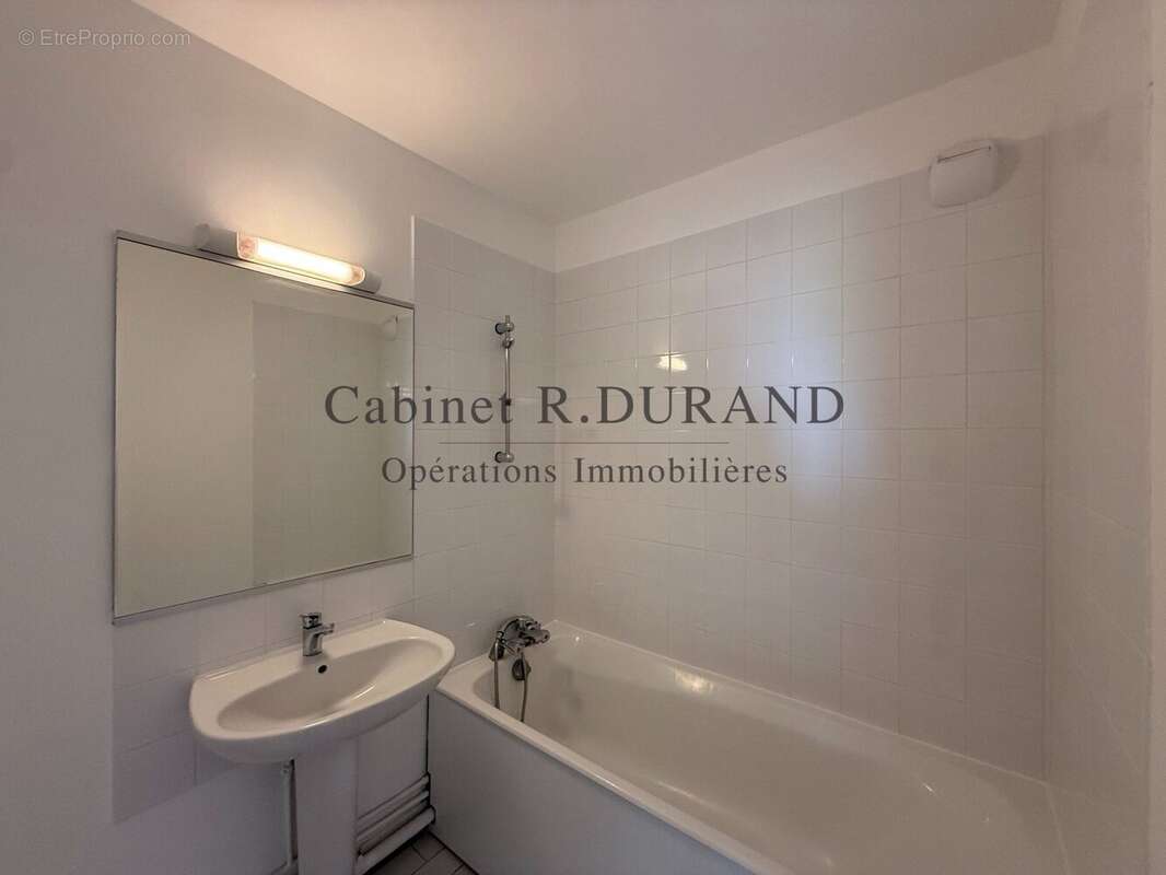 Appartement à LA GARENNE-COLOMBES