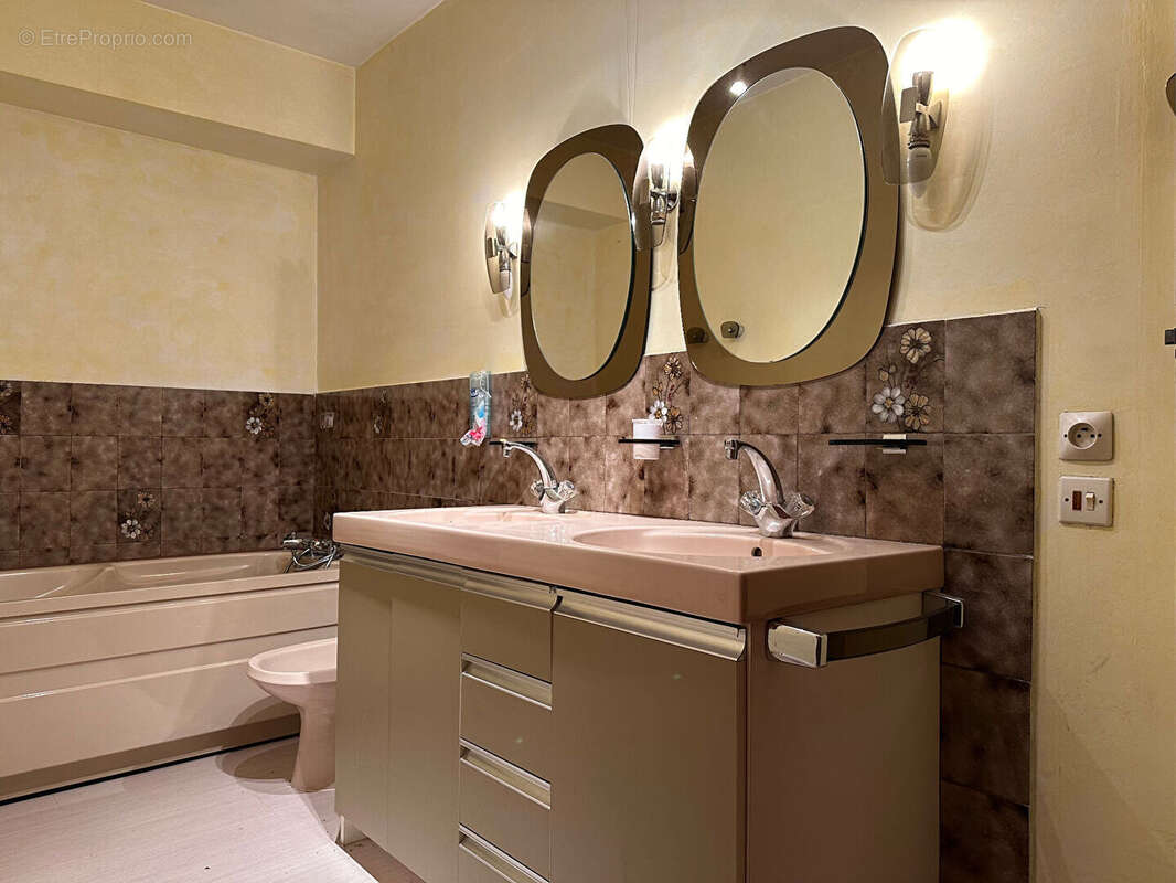 Appartement à SAINT-GENIEZ-D&#039;OLT