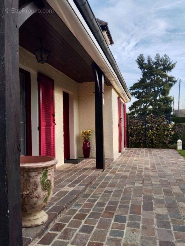 Maison à SAINT-ARNOULT-EN-YVELINES