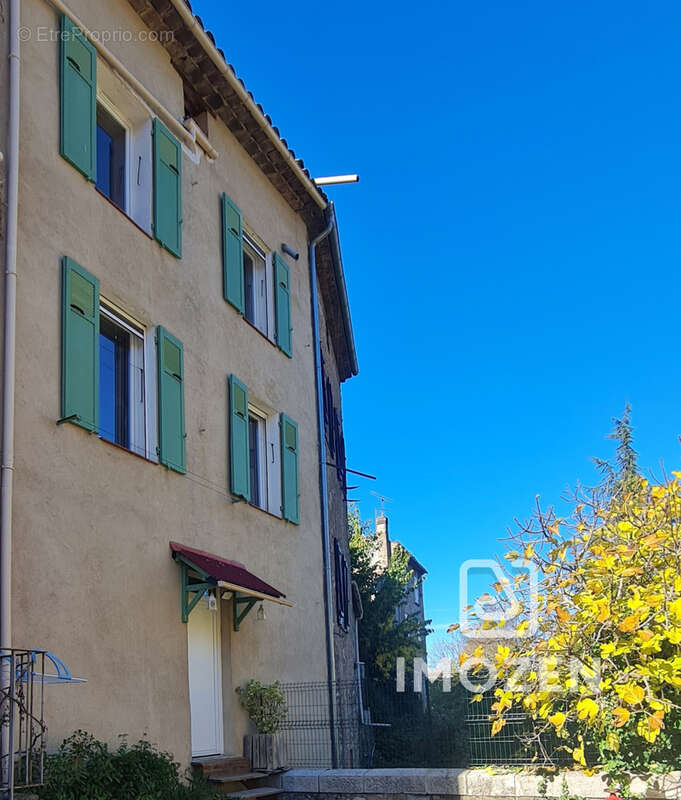 Appartement à MAZAUGUES