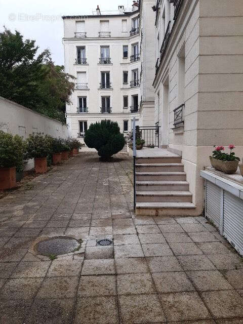 Appartement à PARIS-14E