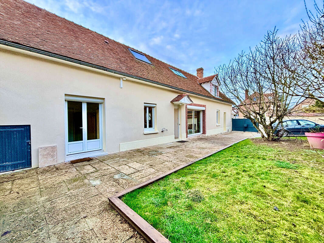 Maison à MAINVILLIERS