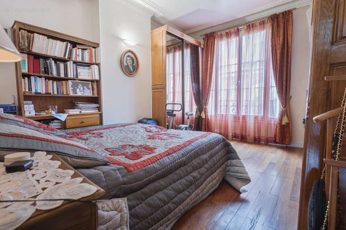 Appartement à PARIS-15E