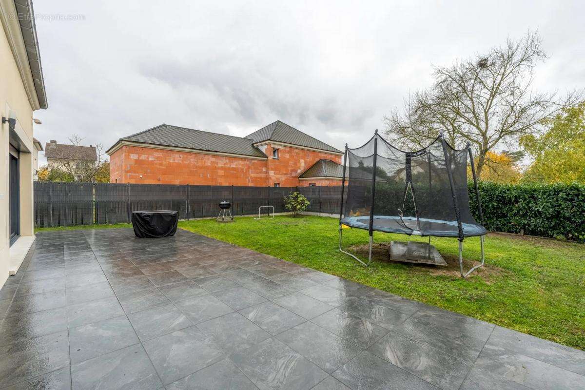 Maison à LES MUREAUX