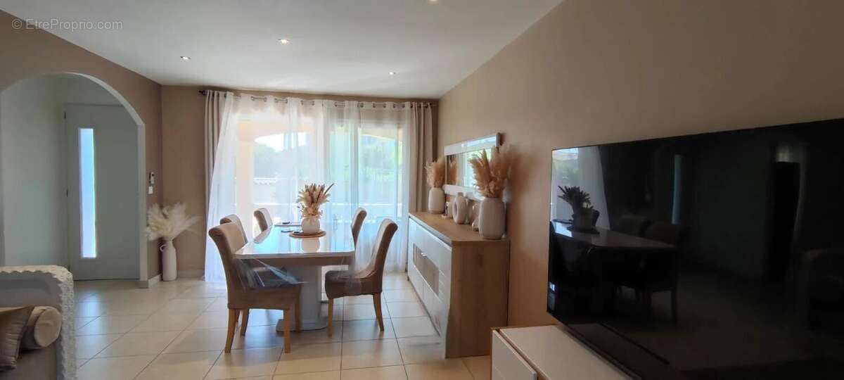 Maison à JONQUIERES