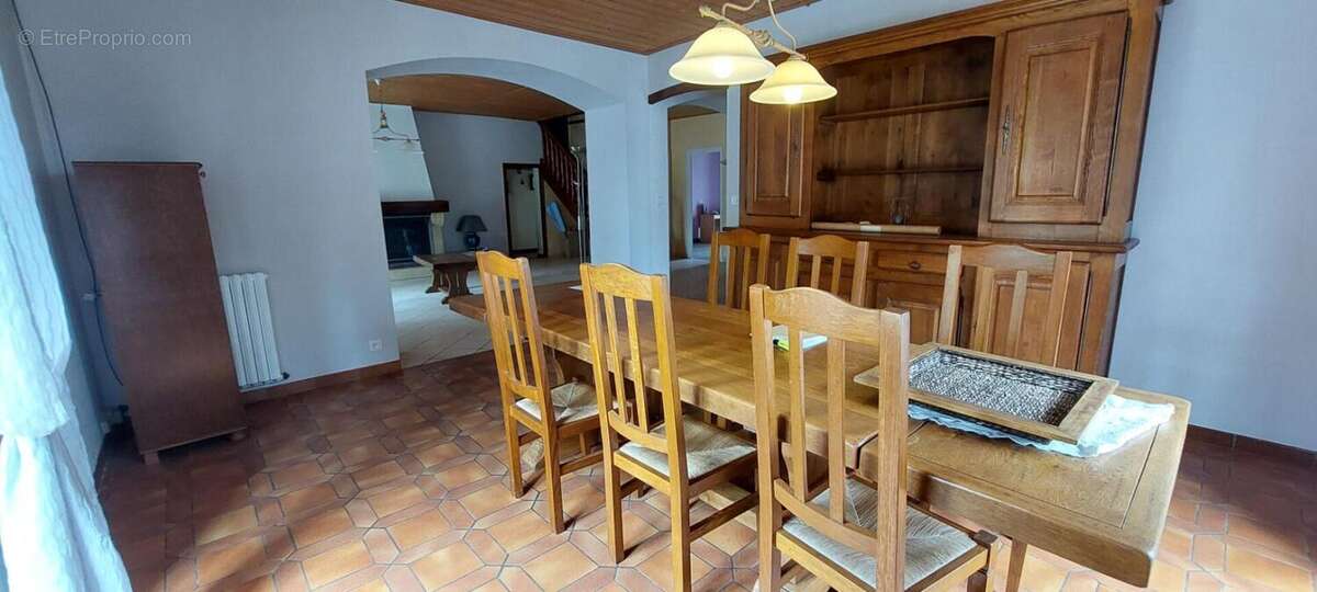 Ensemble immobilier  Grateloup Saint Gayrand : Maison 8 pièce(s) 303 m2 + Appartement T2  indépendant+ Dépendances - photo 5