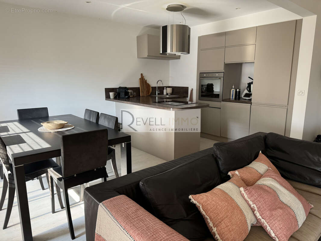 Appartement à SAINT-LAURENT-DU-VAR