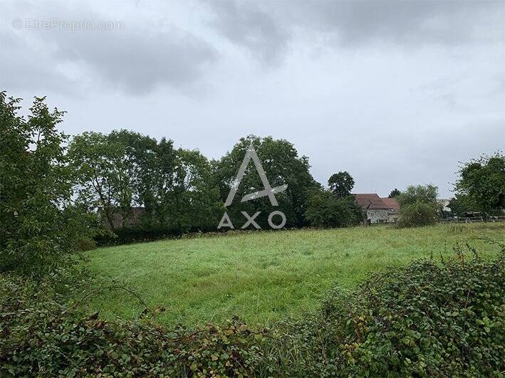 Terrain à FROMENTIERES