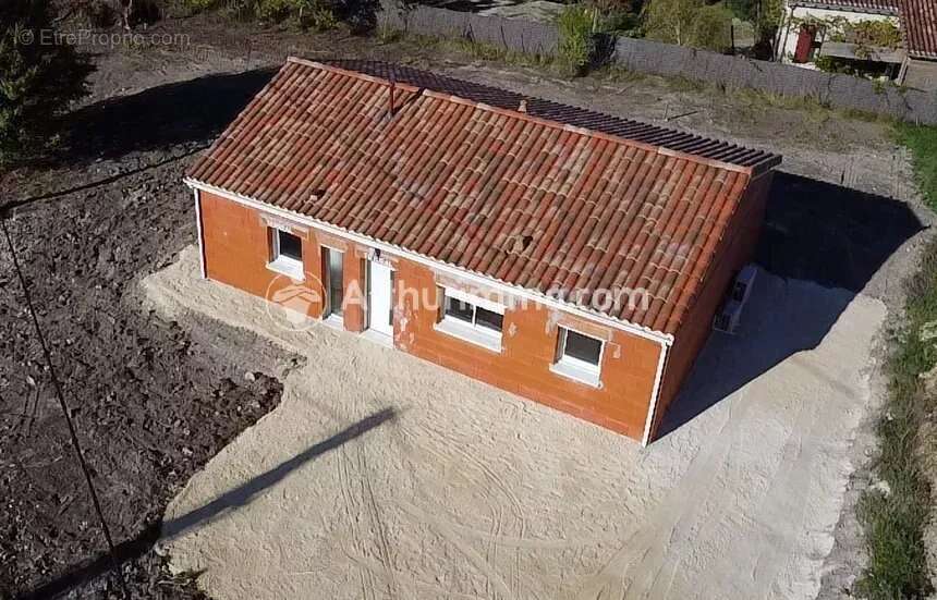 Maison à SAINT-ASTIER