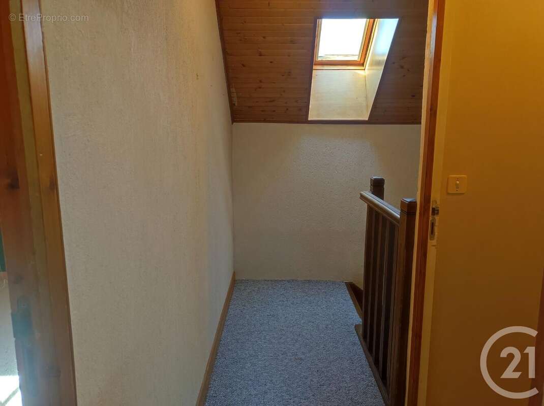 Maison à DAMPIERRE-SOUS-BOUHY