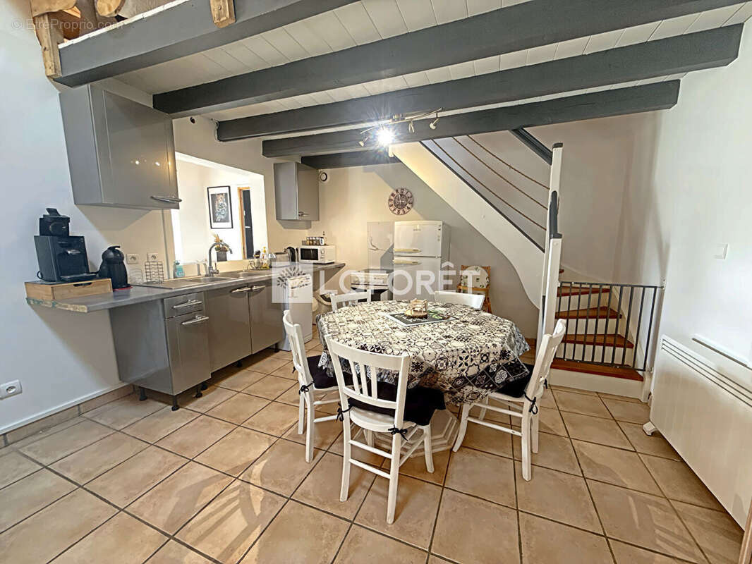 Maison à BAGE-LA-VILLE