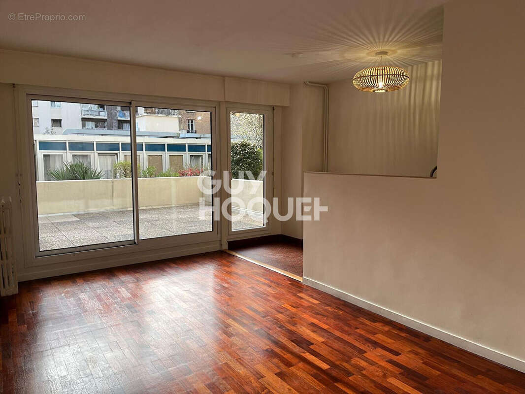 Appartement à PARIS-12E