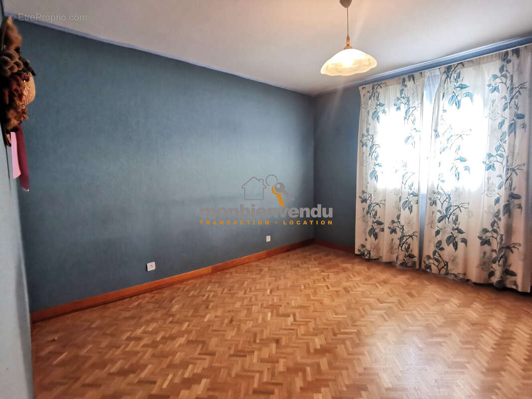 Maison à ROANNES-SAINT-MARY