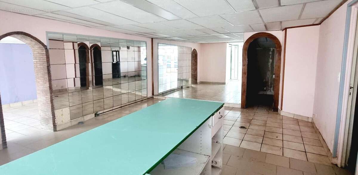 Photo 2 - Commerce à AUBE