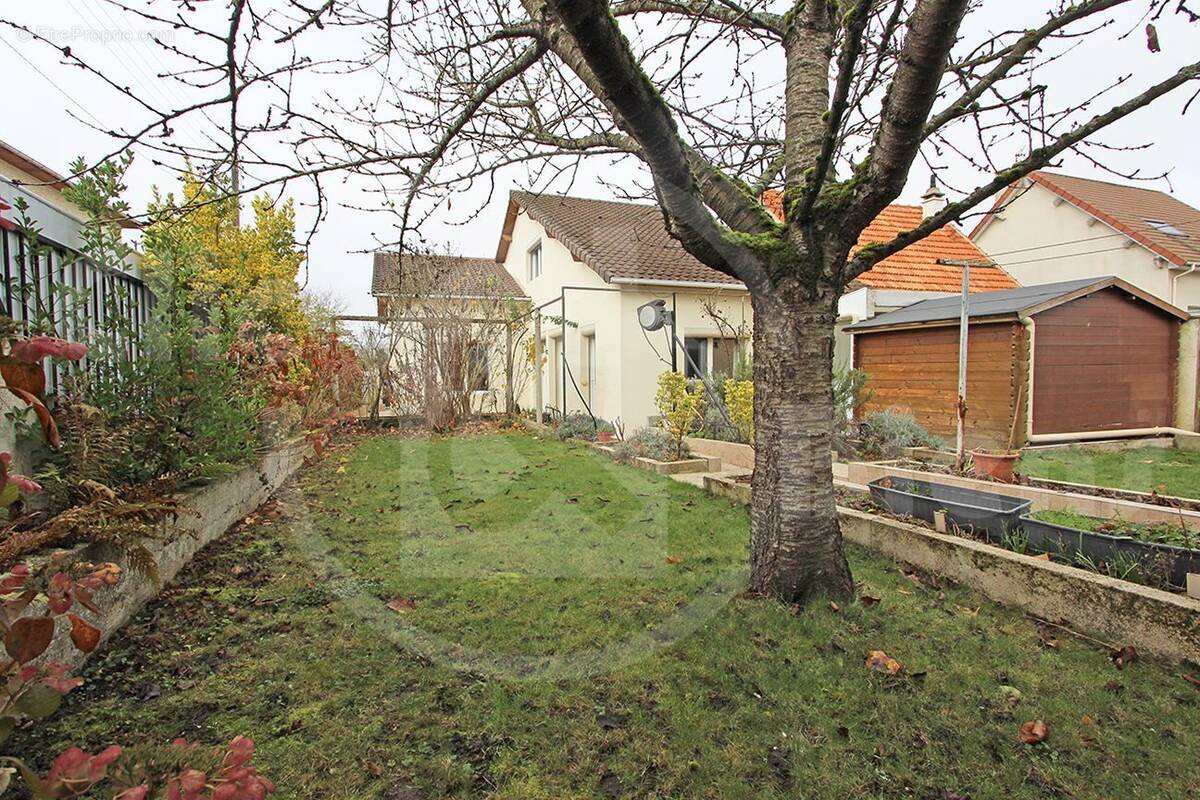 Maison à SAINT-CYR-L&#039;ECOLE