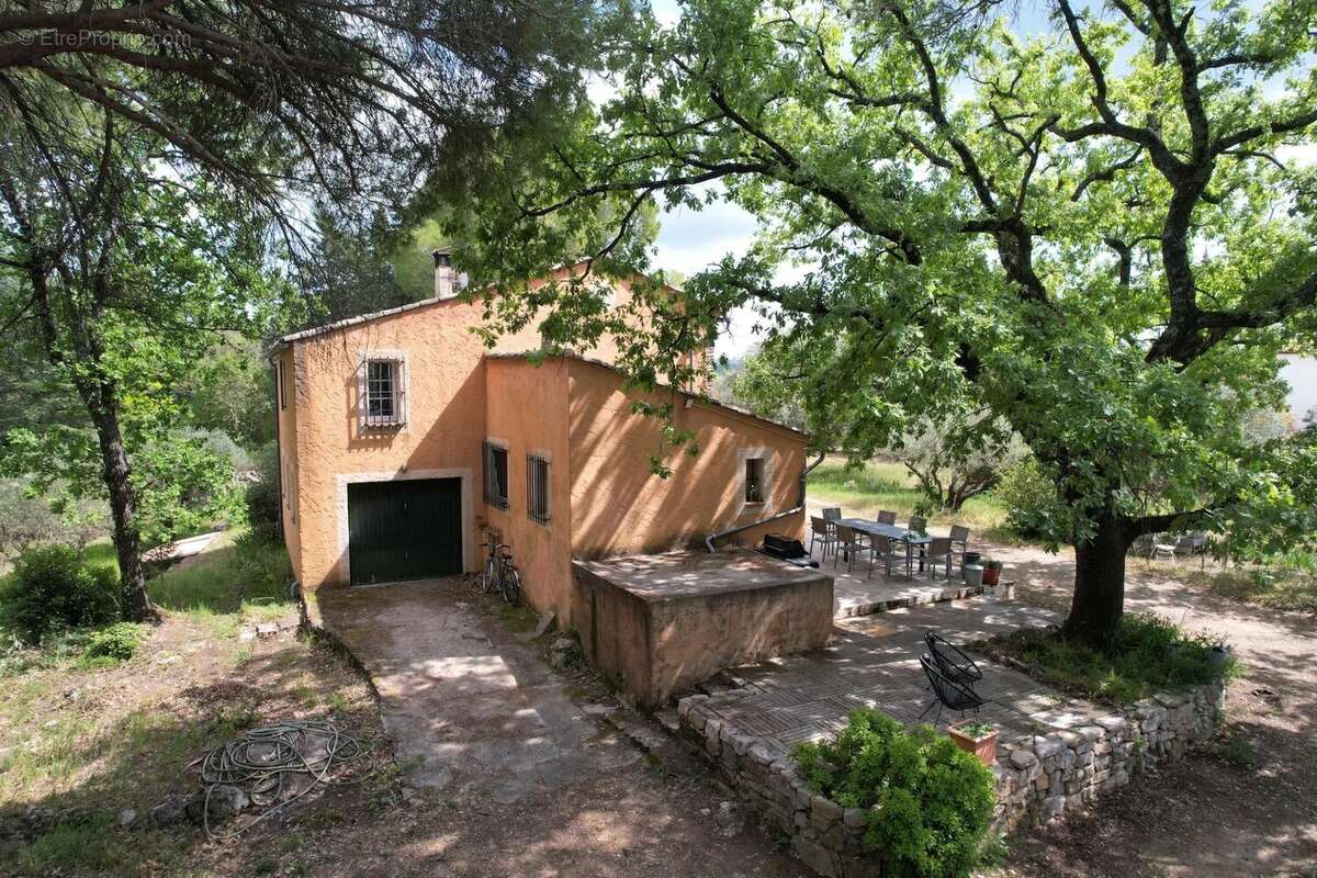 Maison à COTIGNAC