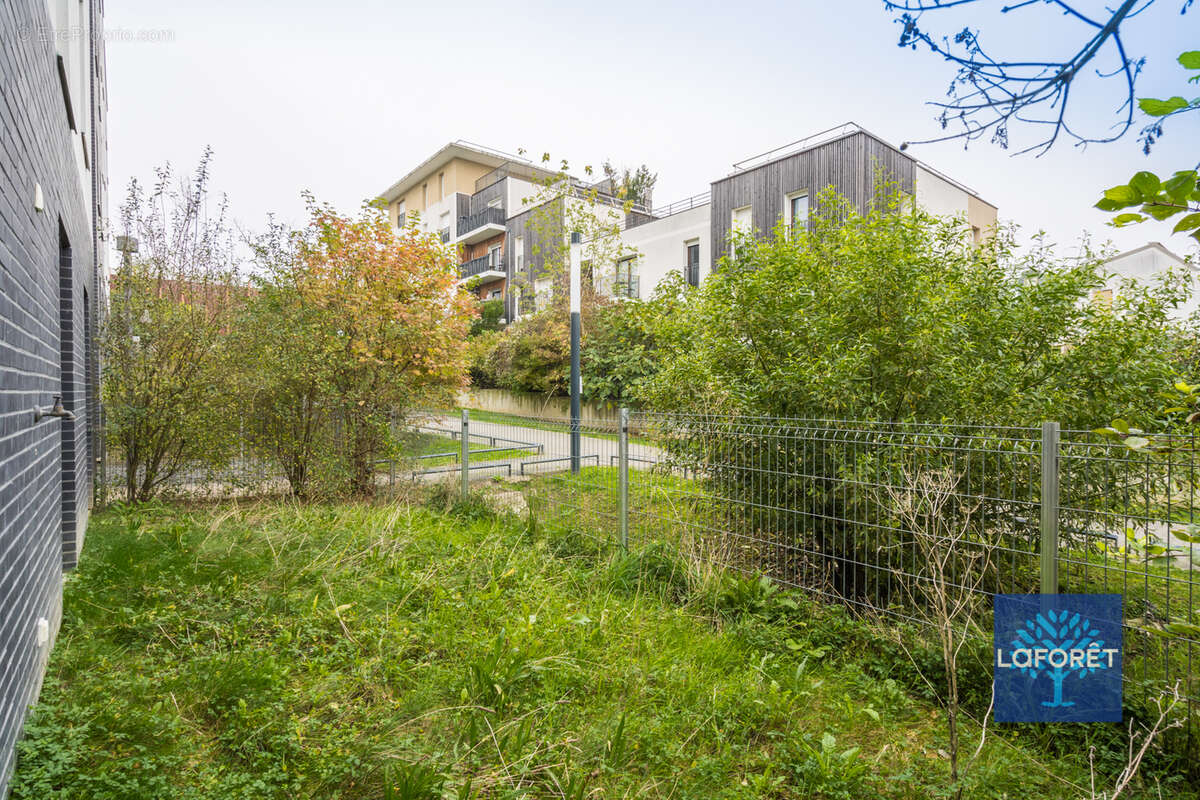 Appartement à LES PAVILLONS-SOUS-BOIS