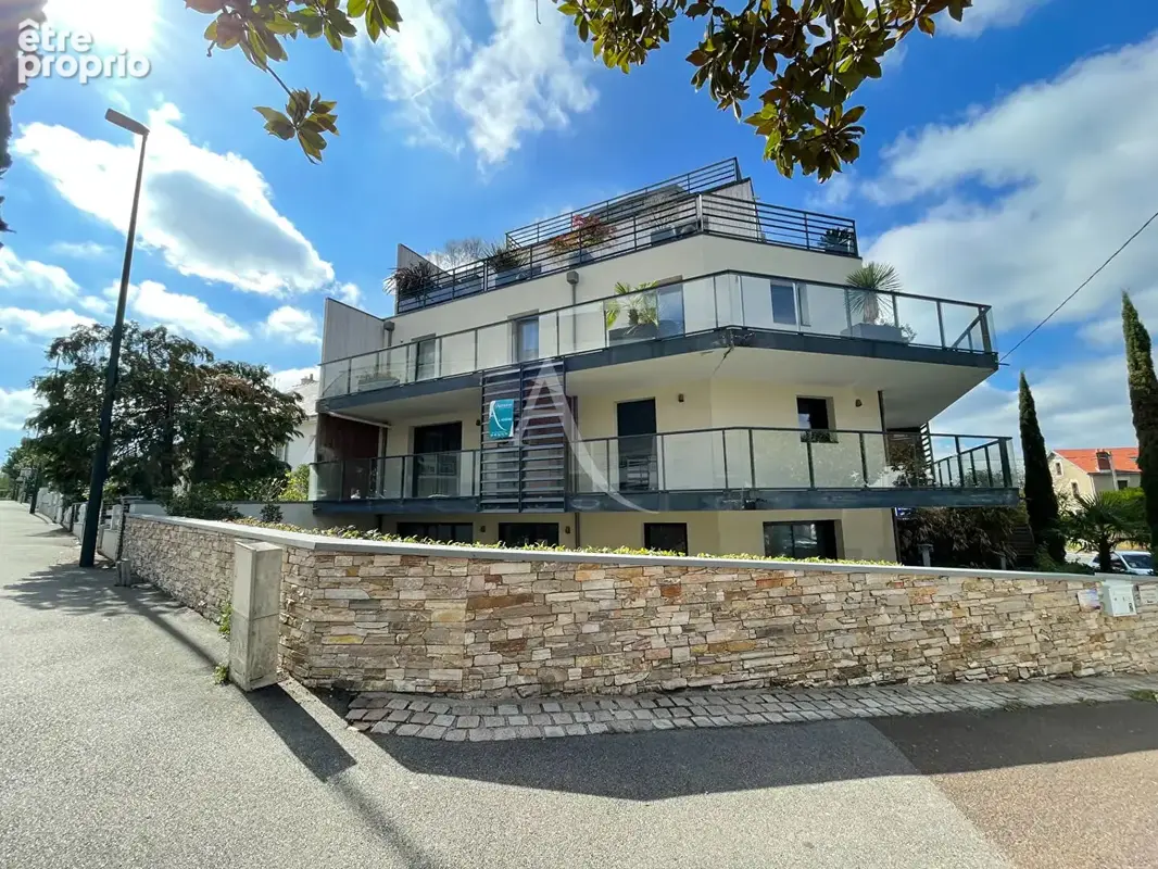 En Hyper Centre de Carquefou, un T2 fonctionnel et contemporain agrémenté d'une belle terrasse de 11 m² ! - photo 15