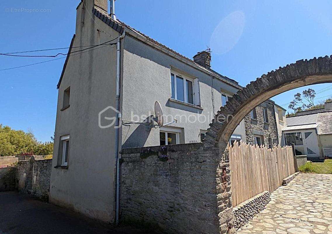 Maison à TOURLAVILLE