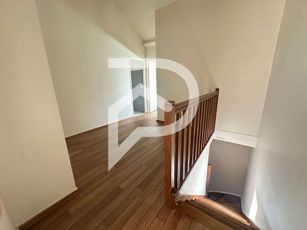 Appartement à OZOIR-LA-FERRIERE