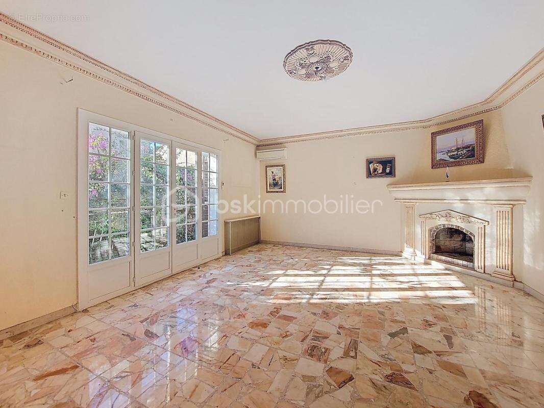 Maison à SIX-FOURS-LES-PLAGES