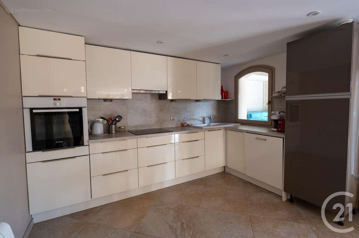 Maison à BORMES-LES-MIMOSAS