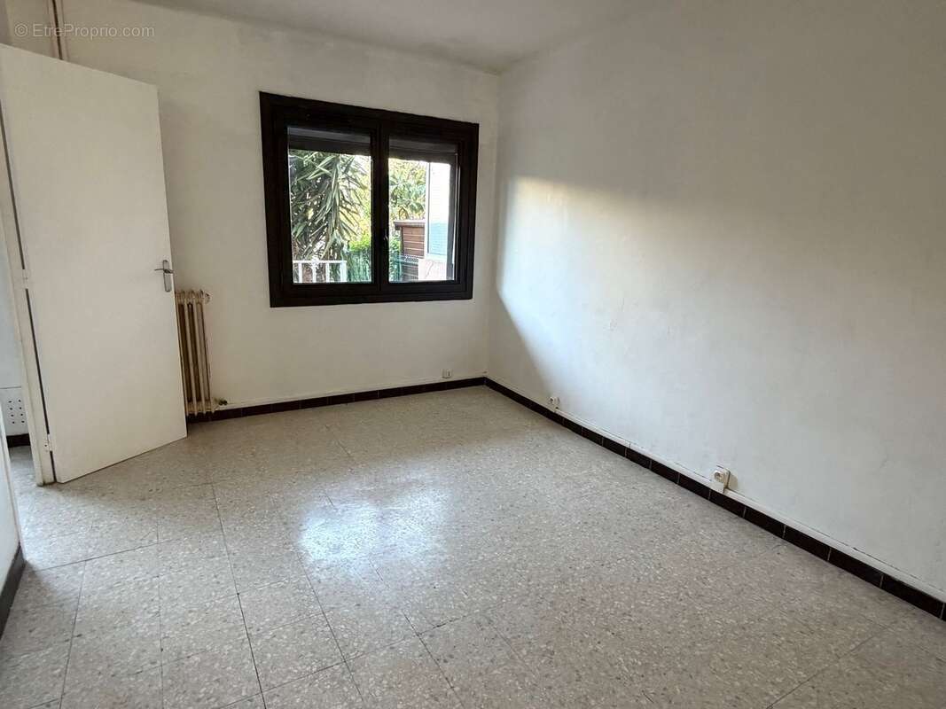Appartement à SIX-FOURS-LES-PLAGES