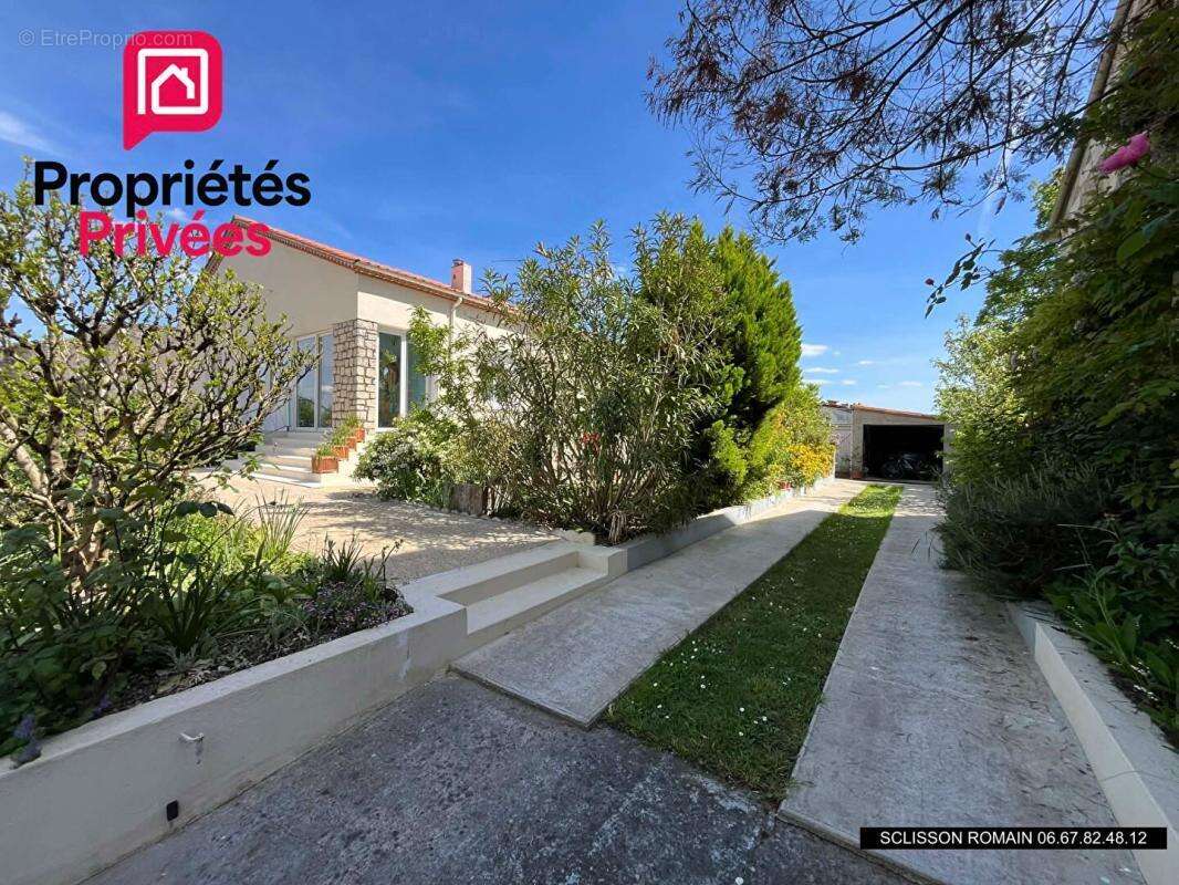 Maison à MORTAGNE-SUR-GIRONDE
