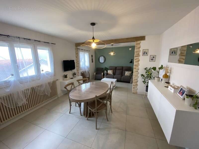 Maison à SAULON-LA-RUE