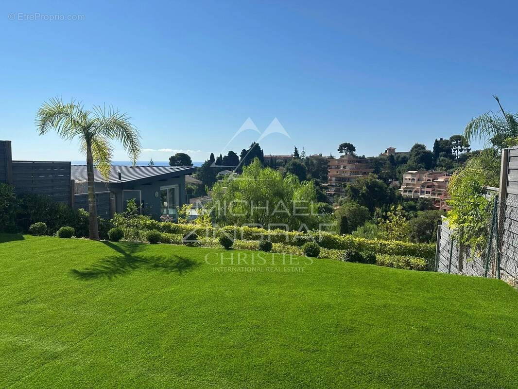 Appartement à ROQUEBRUNE-CAP-MARTIN