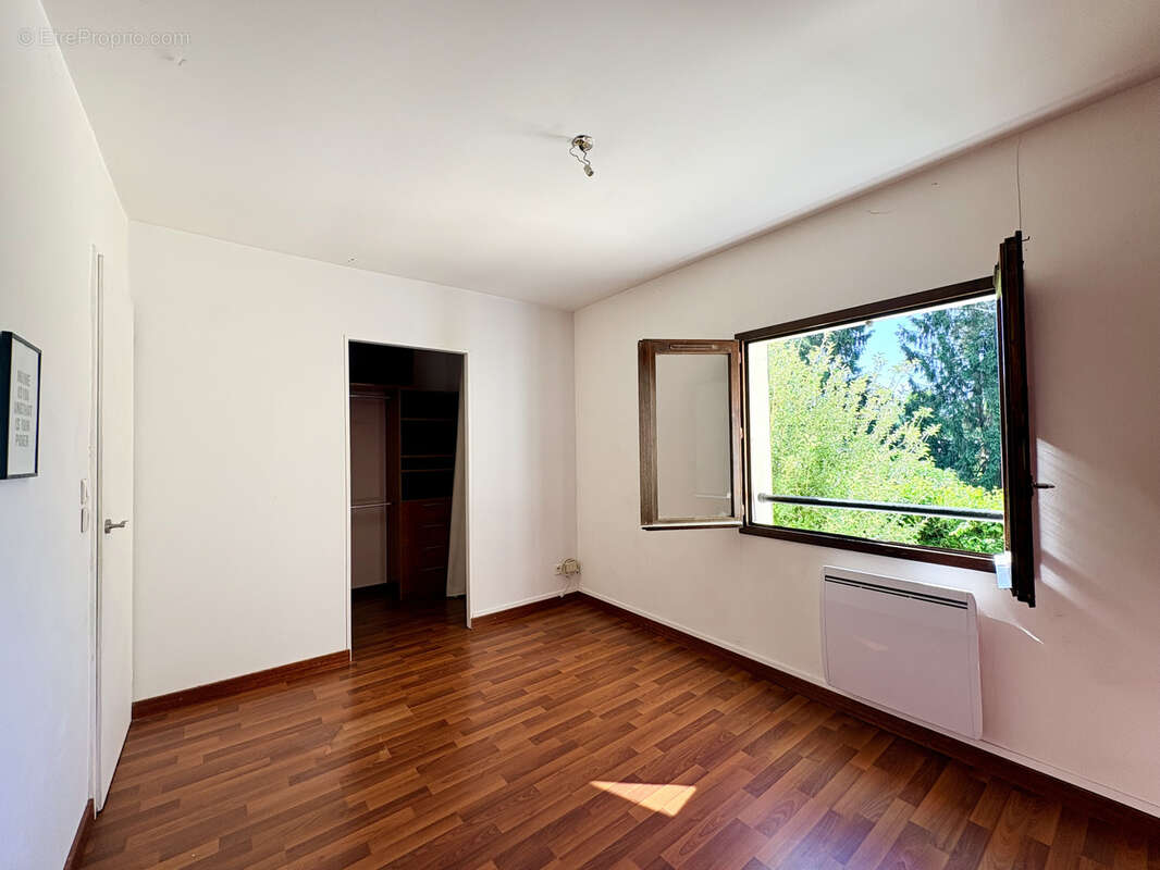 Maison familiale avec grand jardin et fort potentiel à Aoste - photo 12