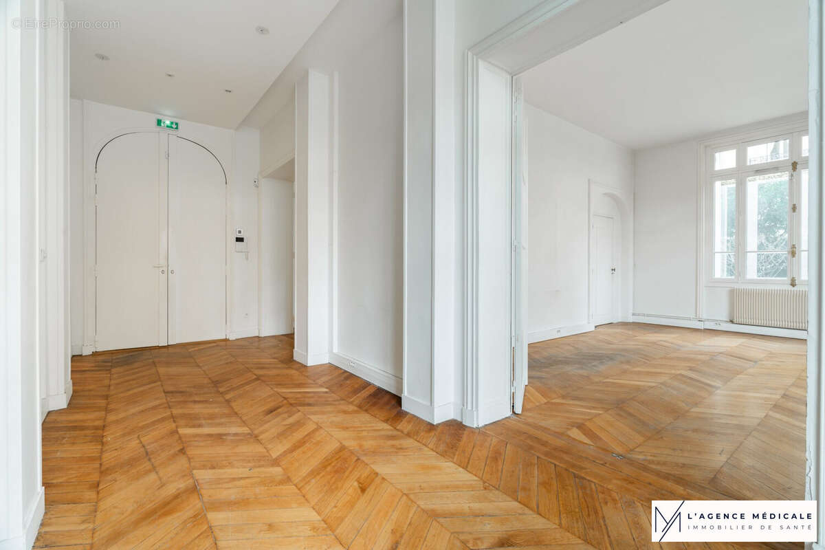 Appartement à PARIS-7E