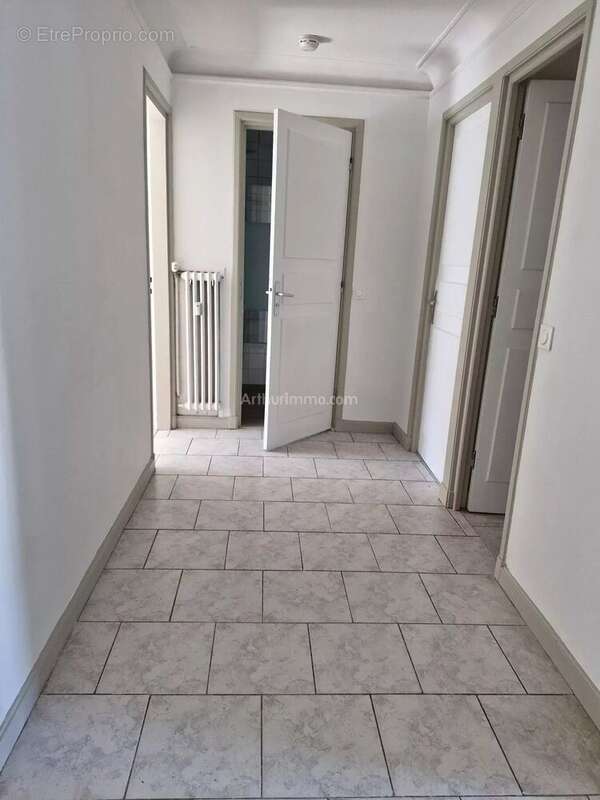 Appartement à SAINT-FARGEAU-PONTHIERRY