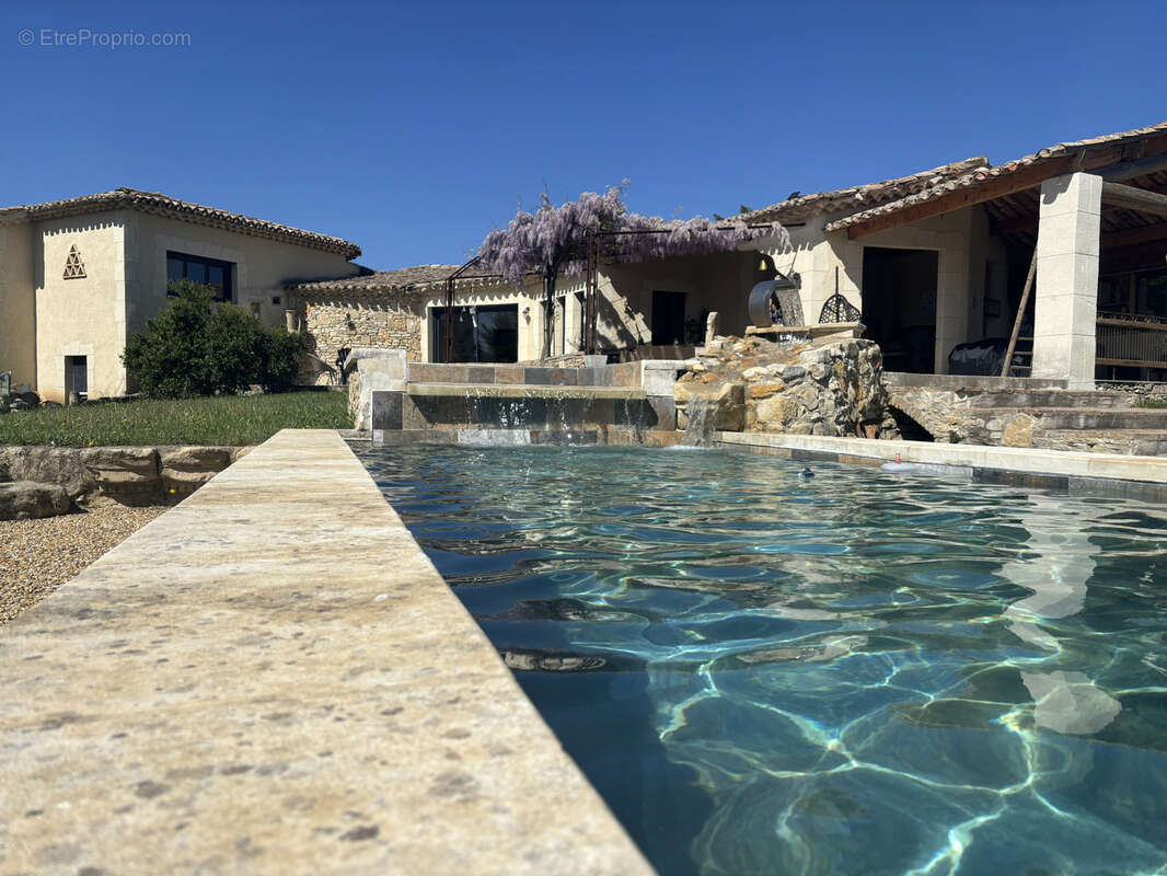 Maison à SAINTE-CECILE-LES-VIGNES