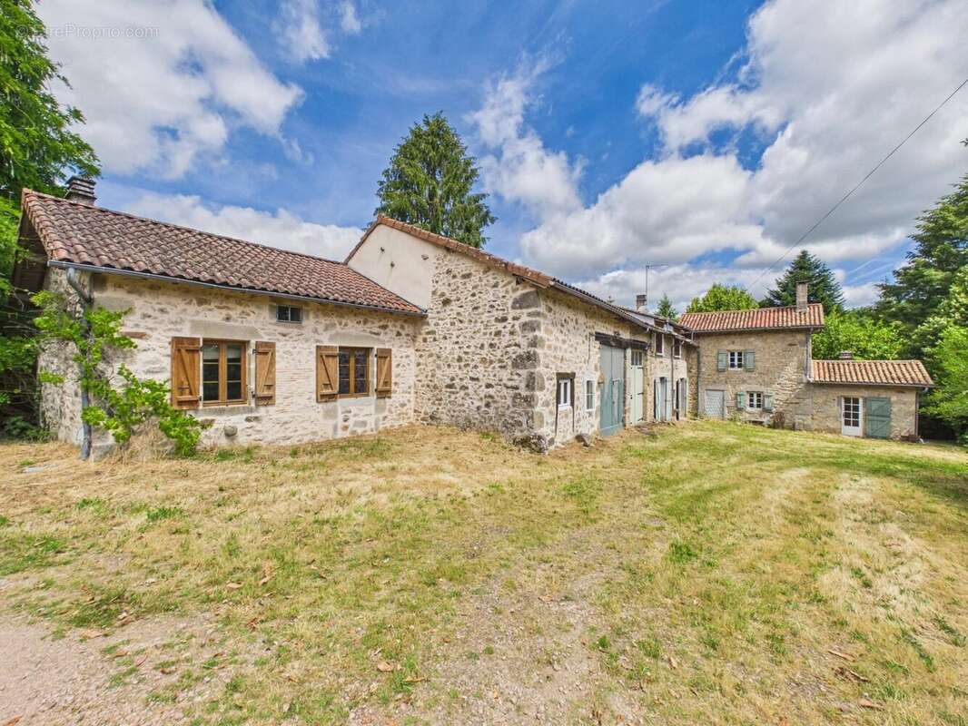 Maison en pierre  avec maison d'amis indépendante dans un hameau paisible - photo 6