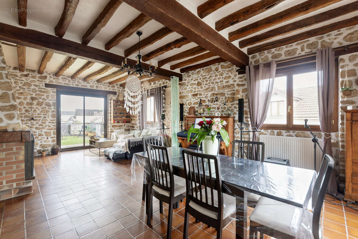 Maison à CERNY