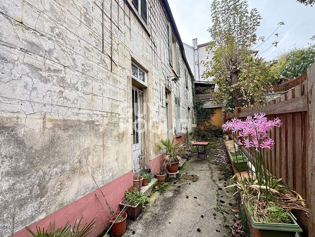 Appartement à EPONE