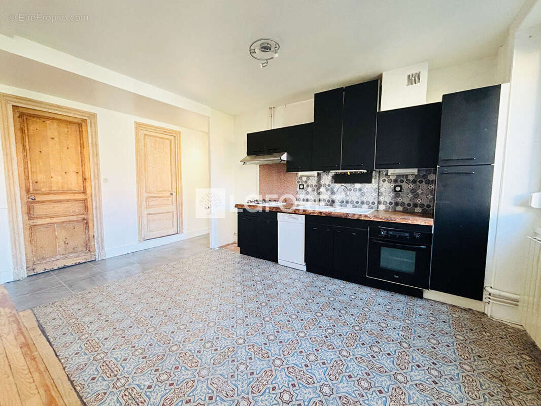 Appartement à LE COTEAU