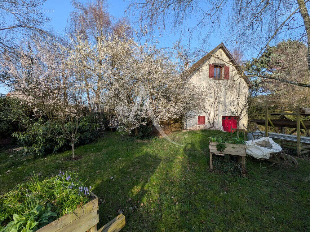 Maison à SAINT-SULPICE-DE-POMMERAY