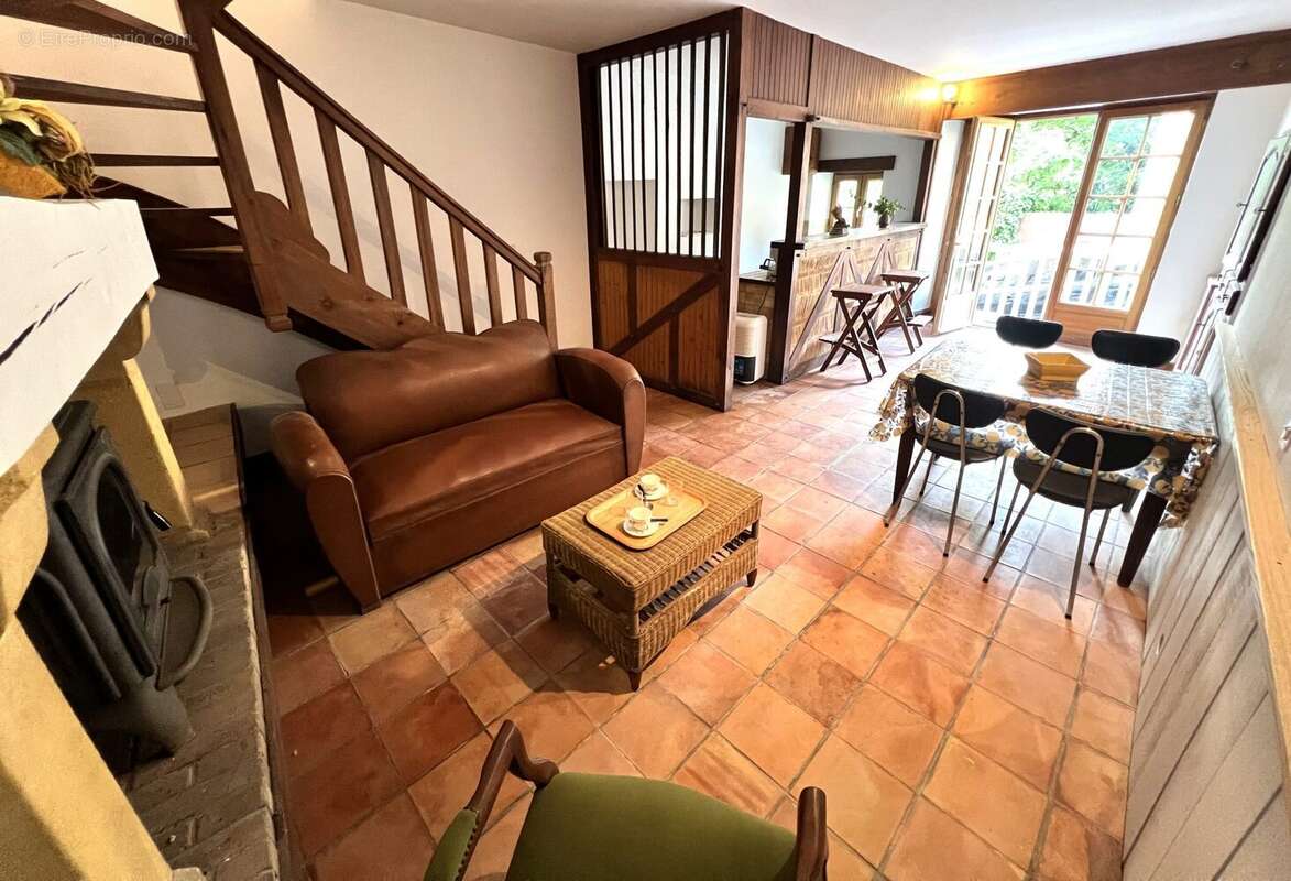 Maison à SALLES-DE-BELVES