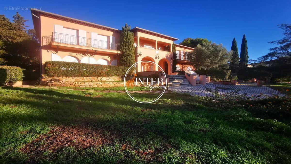 Maison à LES ISSAMBRES