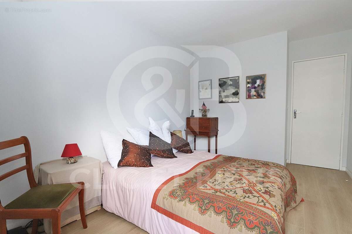 Mars2026 - Appartement à COURBEVOIE